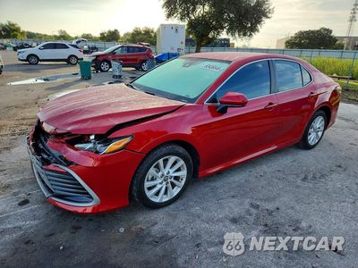 2024 TOYOTA CAMRY LE 4T1C11AKXRU215256 - główne zdjęcie licytacji z USA - miniatura