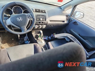 Zdjęcie 8 z 12 samochodu: 2008 HONDA FIT SPORT VIN:JHMGD38668S023732 - miniatura