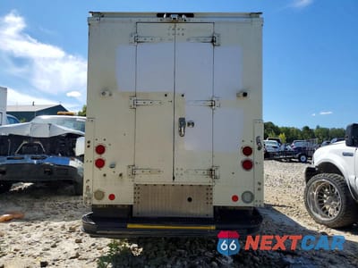 Zdjęcie 6 z 12 samochodu: 2015 FORD F250 SUPER DUTY BOX TRUCK VIN:1FDBF2B62FED21601 - miniatura