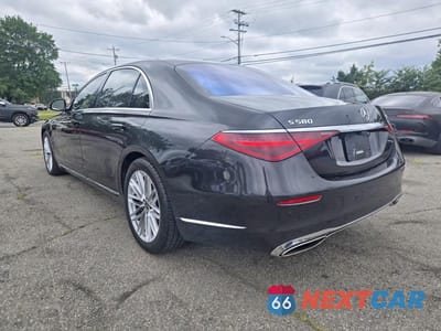 Trzecie zdjęcie samochodu z tyłu: 2021 MERCEDES-BENZ S 580 4MATIC VIN:W1K6G7GB0MA042146 - miniatura