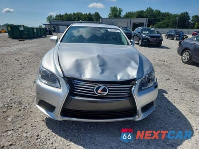 Piąte zdjęcie samochodu w środku: 2014 LEXUS LS 460 VIN:JTHCL5EF9E5021677 - miniatura