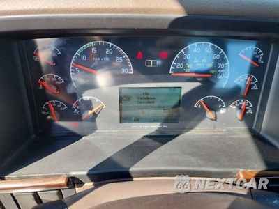 Zdjęcie 9 z 12 samochodu: 2017 VOLVO VNL SEMI TRUCK VIN:4V4N39TG4HN988087 - miniatura