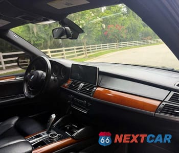 Zdjęcie 9 z 10 samochodu: 2013 BMW X5 M VIN:5YMGY0C53DLL15689 - miniatura