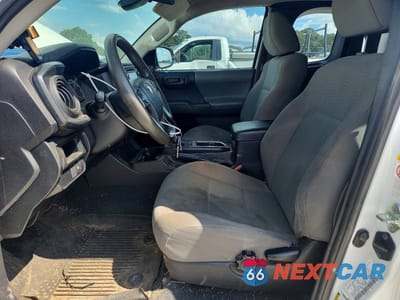 Zdjęcie 7 z 12 samochodu: 2018 TOYOTA TACOMA SR VIN:5TFRX5GN3JX128730 - miniatura