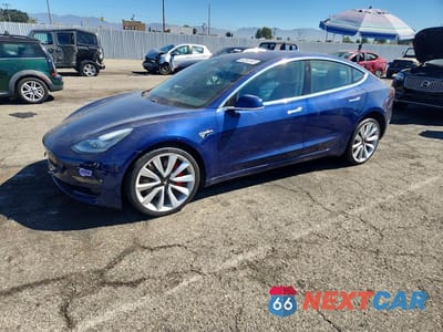 2018 TESLA MODEL 3 5YJ3E1EB2JF083903 - główne zdjęcie licytacji z USA - miniatura