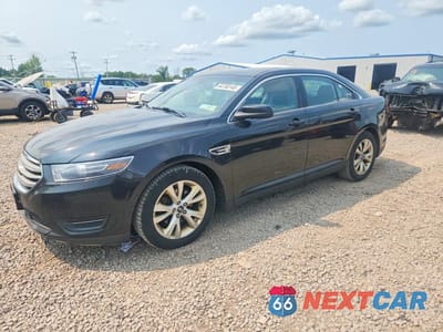 2015 FORD TAURUS SEL 1FAHP2H85FG113582 - główne zdjęcie licytacji z USA - miniatura