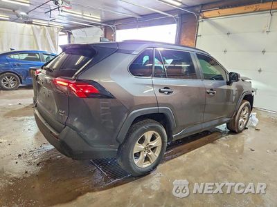 Trzecie zdjęcie samochodu z tyłu: 2021 TOYOTA RAV4 XLE VIN:2T3P1RFV5MW187188 - miniatura