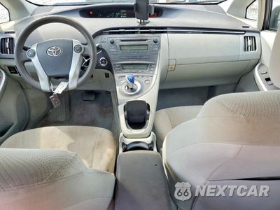 Zdjęcie 8 z 12 samochodu: 2010 TOYOTA PRIUS II VIN:JTDKN3DU8A0173601 - miniatura