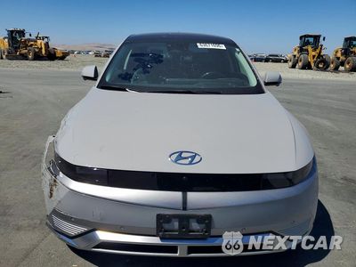 Piąte zdjęcie samochodu w środku: 2022 HYUNDAI IONIQ 5 LIMITED VIN:KM8KRDAF8NU102053 - miniatura