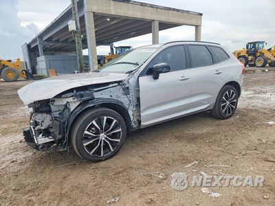 2025 VOLVO XC60 PLUS YV4M12RC0S1086685 - główne zdjęcie licytacji z USA - miniatura