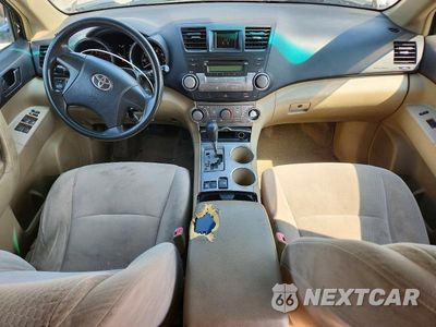Zdjęcie 8 z 13 samochodu: 2008 TOYOTA HIGHLANDER BASE VIN:JTEES41A782034852 - miniatura
