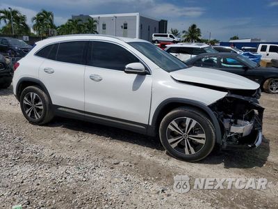Czwarte zdjęcie samochodu z boku: 2025 MERCEDES-BENZ GLA 250 VIN:W1N4N4GB9SJ681802 - miniatura