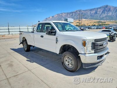 Czwarte zdjęcie samochodu z boku: 2019 FORD F250 SUPER DUTY VIN:1FT7X2B65KEC79006 - miniatura