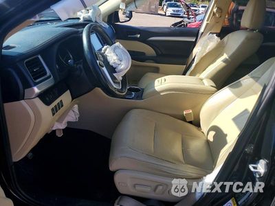 Zdjęcie 7 z 12 samochodu: 2019 TOYOTA HIGHLANDER XLE VIN:5TDKZRFH9KS551589 - miniatura