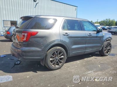 Trzecie zdjęcie samochodu z tyłu: 2018 FORD EXPLORER XLT VIN:1FM5K8D8XJGA88607 - miniatura