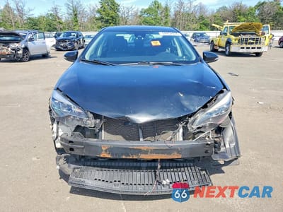 Piąte zdjęcie samochodu w środku: 2017 TOYOTA COROLLA SE VIN:2T1BURHEXHC830889 - miniatura