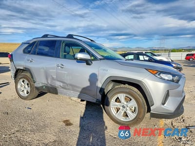 Czwarte zdjęcie samochodu z boku: 2020 TOYOTA RAV4 LE VIN:JTMMWRFV9LD059682 - miniatura