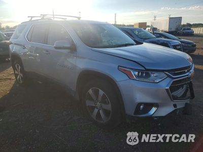 Czwarte zdjęcie samochodu z boku: 2019 CHEVROLET TRAVERSE LT VIN:1GNEVHKW9KJ122805 - miniatura