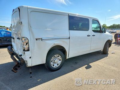 Trzecie zdjęcie samochodu z tyłu: 2014 NISSAN NV 1500 S DELIVERY VAN VIN:1N6BF0KM4EN111102 - miniatura