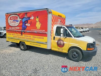 Czwarte zdjęcie samochodu z boku: 2004 CHEVROLET EXPRESS BOX TRUCK VIN:1GBJG31U341159733 - miniatura
