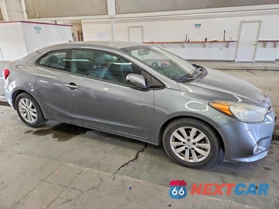 Czwarte zdjęcie samochodu z boku: 2016 KIA FORTE VIN:KNAFX6A87G5598255 - miniatura