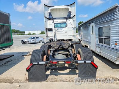 Zdjęcie 6 z 13 samochodu: 2016 VOLVO VNL SEMI TRUCK VIN:4V4NC9EH0GN948755 - miniatura