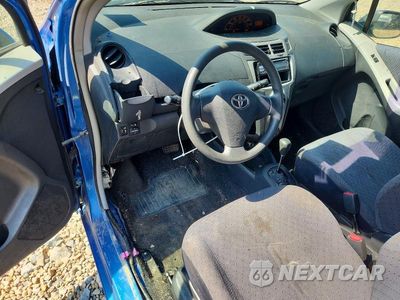 Zdjęcie 8 z 12 samochodu: 2010 TOYOTA YARIS BASE VIN:JTDJT4K33A5300470 - miniatura