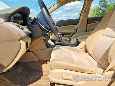 Zdjęcie 7 z 12 samochodu: 2008 HONDA ACCORD VIN:JHMCP26418C075085 - miniatura