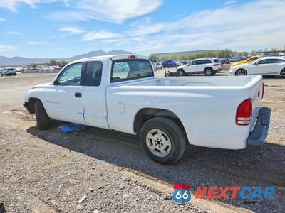 Drugie zdjęcie samochodu z przodu: 2002 DODGE DAKOTA SPORT VIN:1B7GL32XX2S708622 - miniatura
