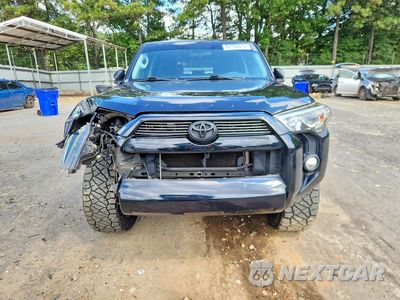 Piąte zdjęcie samochodu w środku: 2017 TOYOTA 4RUNNER SR5 VIN:JTEBU5JR4H5423617 - miniatura
