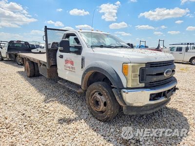 Czwarte zdjęcie samochodu z boku: 2017 FORD F550 SUPER DUTY VIN:1FDUF5GY2HEB24886 - miniatura