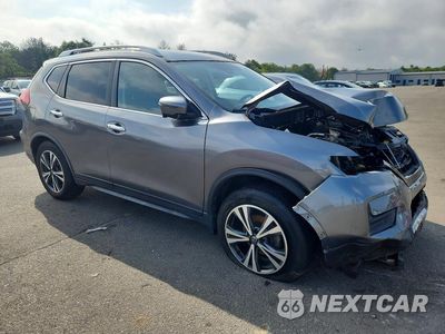 Czwarte zdjęcie samochodu z boku: 2019 NISSAN ROGUE SV VIN:JN8AT2MVXKW401640 - miniatura