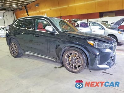 Czwarte zdjęcie samochodu z boku: 2024 BMW X1 XDRIVE28I VIN:WBX73EF09R5Z60818 - miniatura