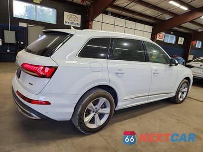 Trzecie zdjęcie samochodu z tyłu: 2021 AUDI Q7 PREMIUM VIN:WA1AXAF72MD016963 - miniatura