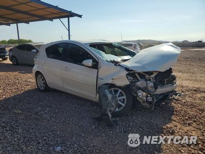 Czwarte zdjęcie samochodu z boku: 2013 TOYOTA PRIUS C FOUR VIN:JTDKDTB33D1543669 - miniatura