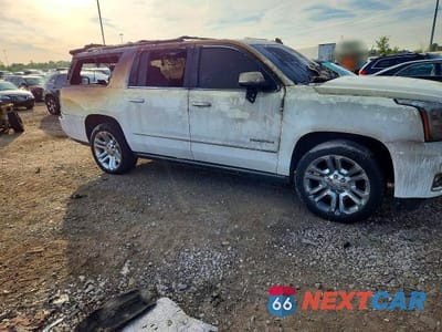 Czwarte zdjęcie samochodu z boku: 2019 GMC YUKON XL DENALI VIN:1GKS2HKJXKR337902 - miniatura