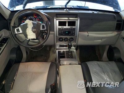 Zdjęcie 8 z 14 samochodu: 2008 JEEP LIBERTY LIMITED VIN:1J8GN58K18W210370 - miniatura