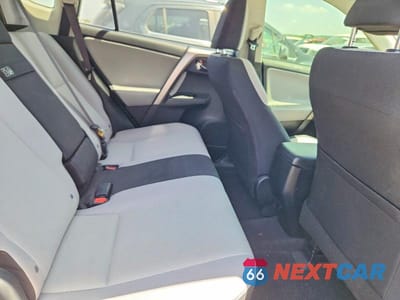 Zdjęcie 11 z 13 samochodu: 2016 TOYOTA RAV4 HV XLE VIN:JTMRJREV5GD022799 - miniatura