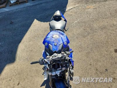 Piąte zdjęcie samochodu w środku: 2022 YAMAHA YZFR1 VIN:JYARN66Y4NA000654 - miniatura