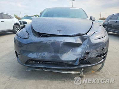 Piąte zdjęcie samochodu w środku: 2023 TESLA MODEL Y VIN:7SAYGDEF2PF872763 - miniatura
