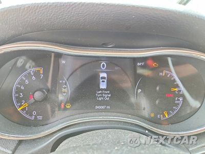 Zdjęcie 9 z 12 samochodu: 2014 JEEP GRAND CHEROKEE LAREDO VIN:1C4RJFAG0EC583565 - miniatura