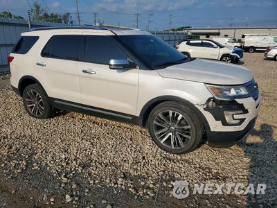 Czwarte zdjęcie samochodu z boku: 2016 FORD EXPLORER PLATINUM VIN:1FM5K8HT7GGC03977 - miniatura