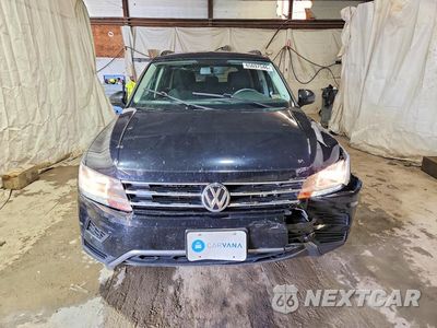 Piąte zdjęcie samochodu w środku: 2018 VOLKSWAGEN TIGUAN S VIN:3VV1B7AX0JM126328 - miniatura