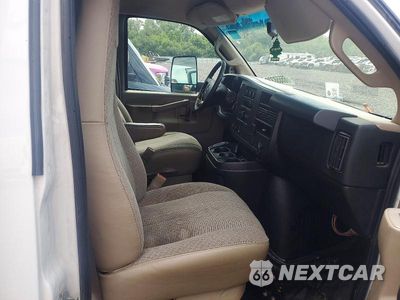Zdjęcie 11 z 13 samochodu: 2018 GMC SAVANA BOX TRUCK VIN:7GZ67UCG8JN000339 - miniatura