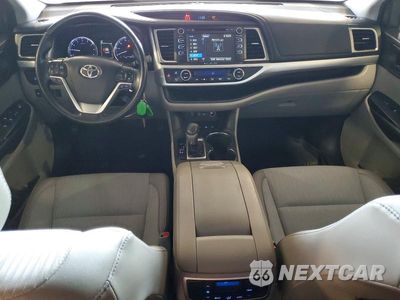 Zdjęcie 8 z 13 samochodu: 2019 TOYOTA HIGHLANDER LE PLUS VIN:5TDBZRFH2KS935665 - miniatura