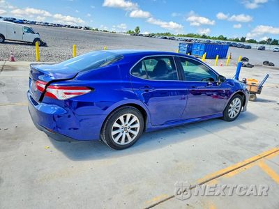 Trzecie zdjęcie samochodu z tyłu: 2018 TOYOTA CAMRY LE VIN:4T1B11HK8JU583800 - miniatura