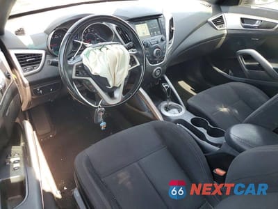 Zdjęcie 8 z 12 samochodu: 2017 HYUNDAI VELOSTER VALUE EDITION VIN:KMHTC6AD4HU315862 - miniatura
