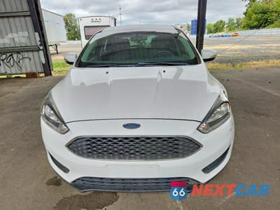 Piąte zdjęcie samochodu w środku: 2017 FORD FOCUS SE VIN:1FADP3K20HL246544 - miniatura
