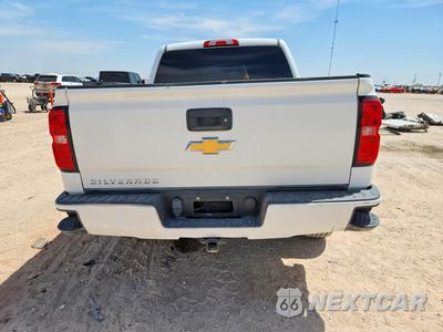 Zdjęcie 6 z 12 samochodu: 2018 CHEVROLET SILVERADO K1500 LT VIN:3GCUKREC1JG585459 - miniatura