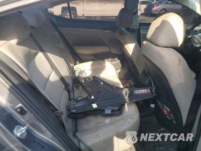 Zdjęcie 10 z 12 samochodu: 2018 HYUNDAI ELANTRA VALUE EDITION VIN:5NPD84LF3JH371515 - miniatura